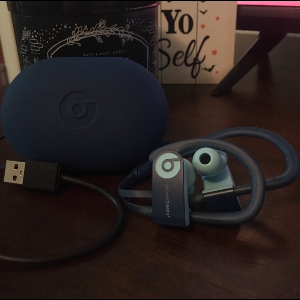 Powerbeats 3. Excellent Condition.